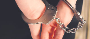 Detienen a mujer tras altercado en escuela de Quebradillas