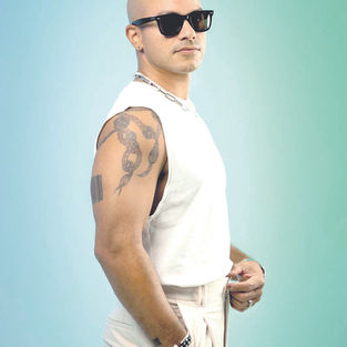 Michael Stuart estrena “El Guardia”