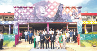 Plaza del Mercado de Caguas renueva fachada con mural en homenaje a Tavín Pumarejo