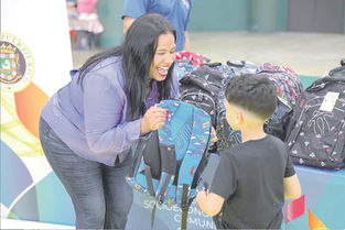 Alcaldesa de Aguas Buenas retoma iniciativa de entrega materiales escolares a estudiantes