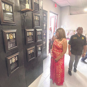Alcaldesa de Humacao participa en inauguración de Museo del Pabellón del Deporte Humacaeño