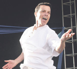 Noches de Salsa en la Plaza de Cayey con Stacey López