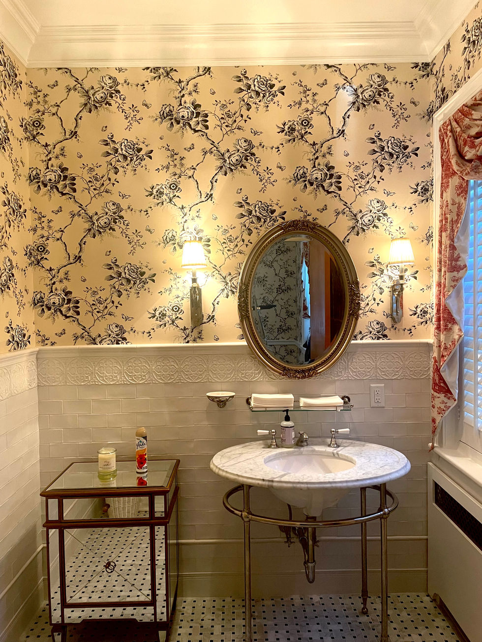 Ladies Lounge Bathroom