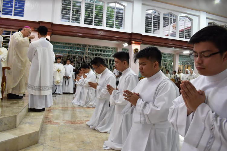 Bishop: Word of God, Eucharist essential to Mass Bishop: Word of God, Eucharist essential to Mass
