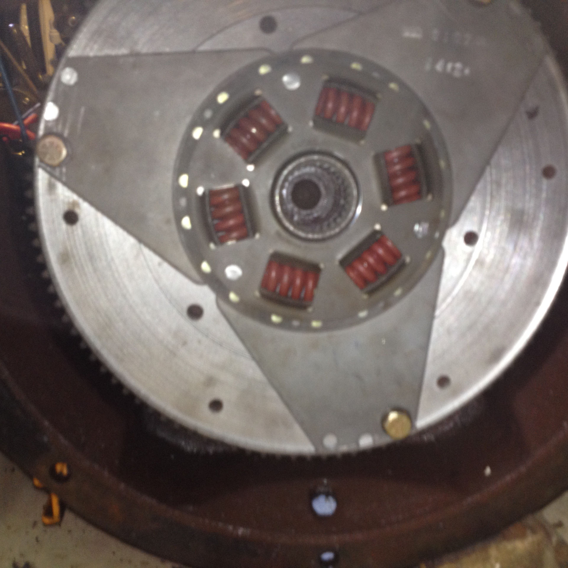 Clutch plate on fly wheel