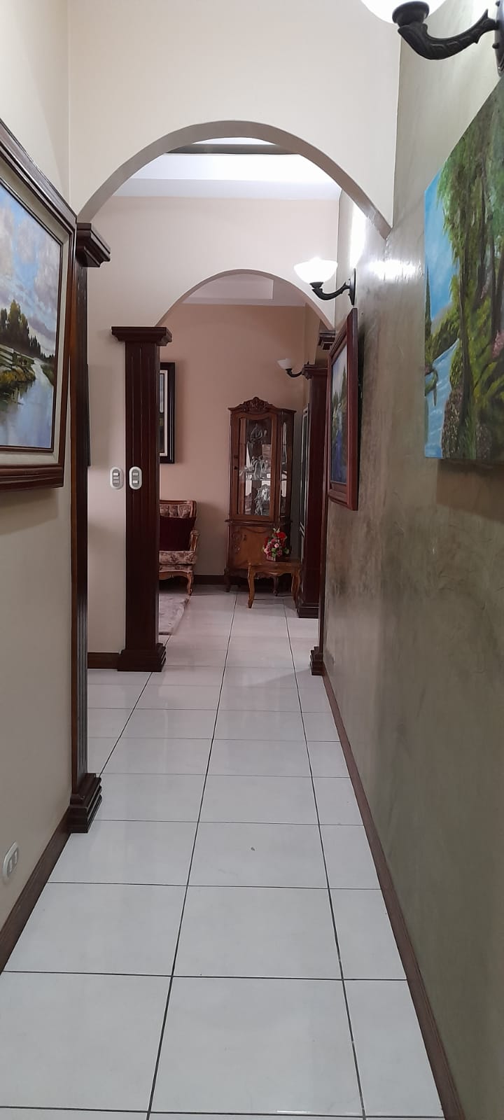 Beautiful, 3 BD/ 2 BA Home in on of Tilaran’s most Desirable Neighborhoods 