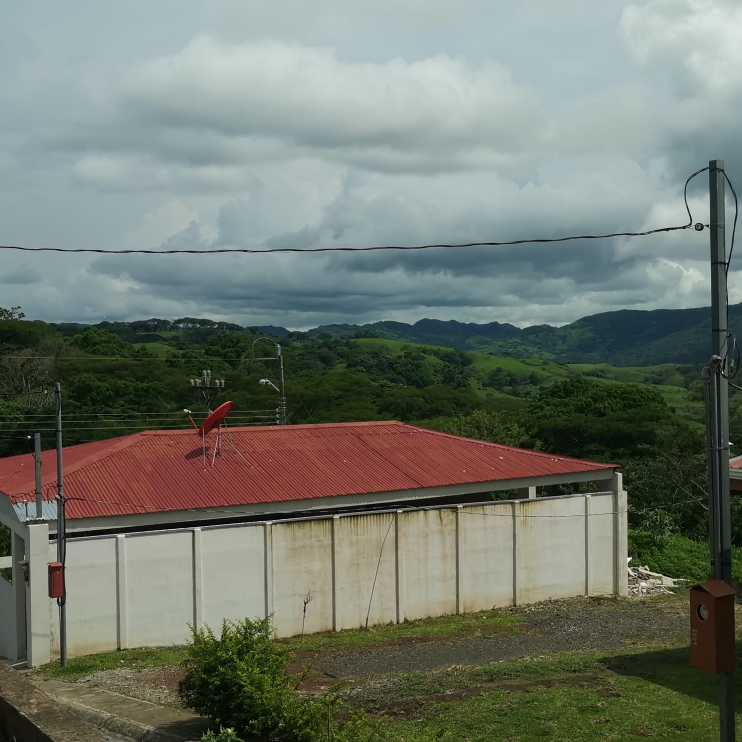 READY TO BUILD! 400 m2, Mountain and Jungle View Lot in Tilaran