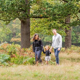 Family portrait photograph in Richmond Park, London, UK