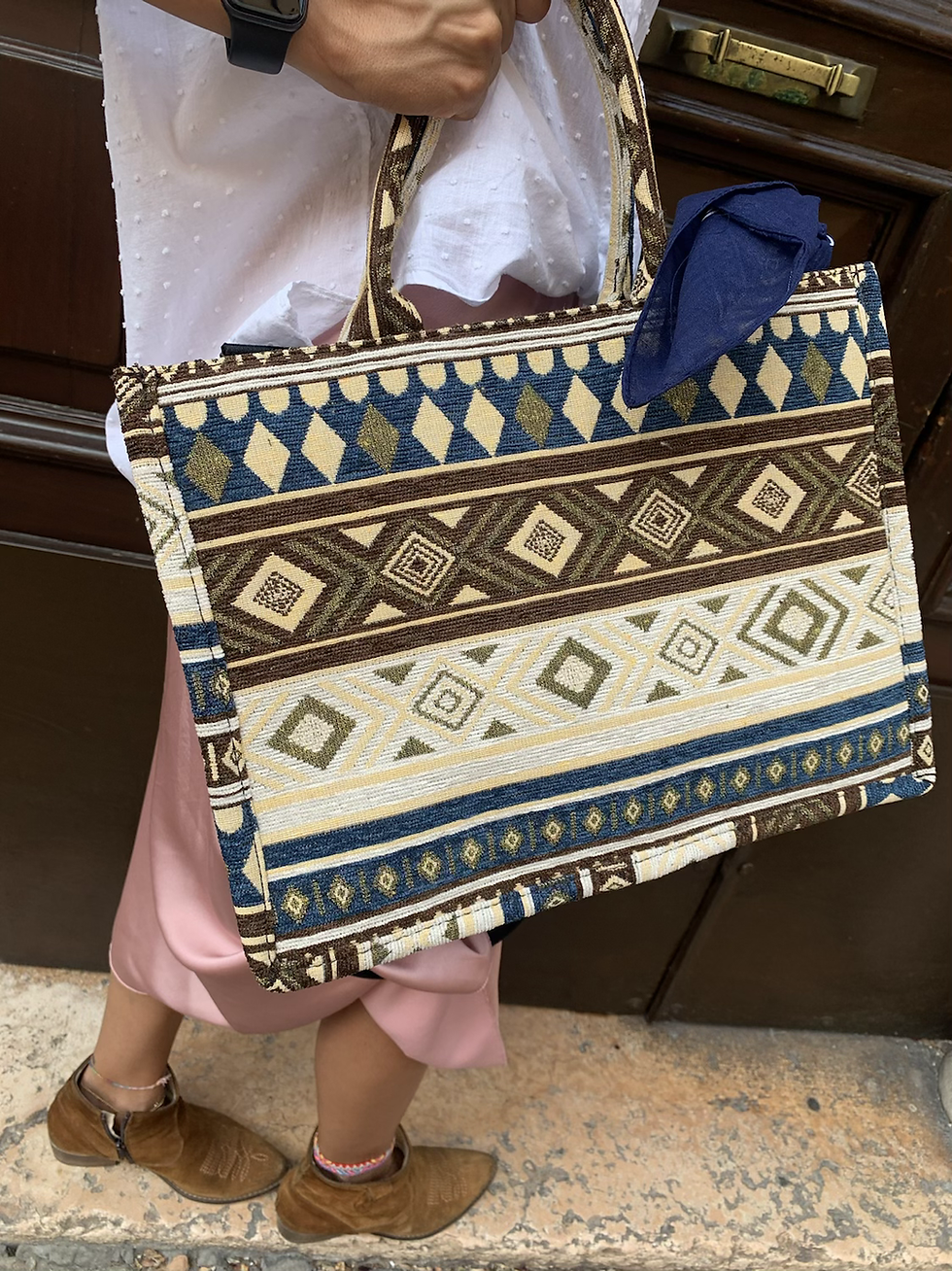 BORSA RIGIDA RICAMATA 