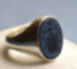 anillo plata con escudo grabado