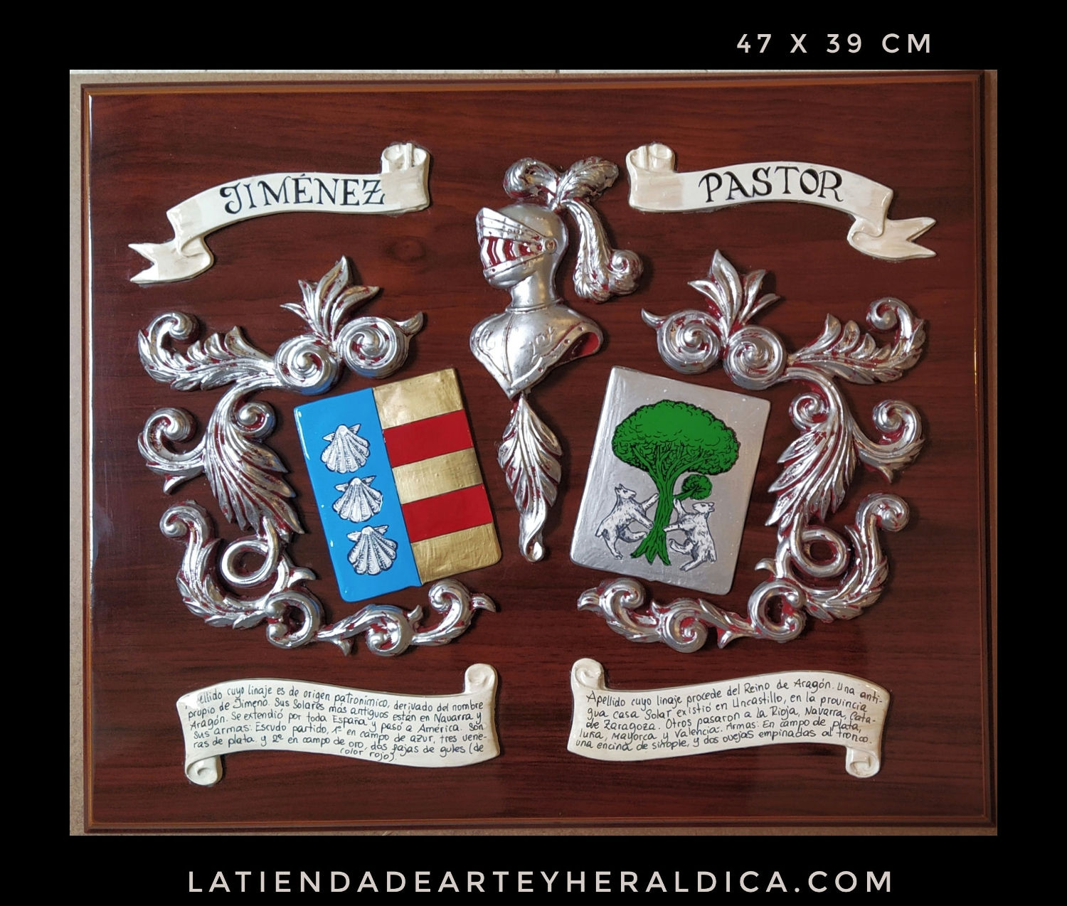 Escudos en relieve 2 apellidos sobre metopa