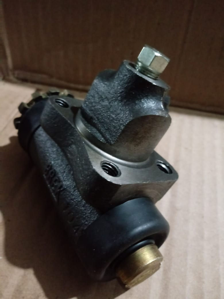 Miniatura: Cilindro de roda dianteiro Toyota Bandeirante. ano 80/96