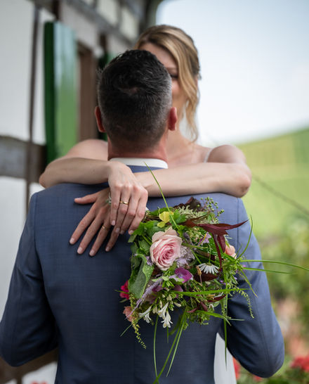 Moderne und romantische Hochzeitsfotografie im Schwarzwald, Baden-Württemberg: Natürliche Brautpaar-Shootings, Traumhochzeiten, Vintage- und Outdoorweddings – standesamtlich, kirchlich oder frei