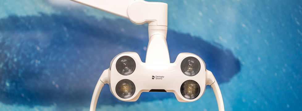 DIC Dentsply Sirona Behandlungsleuchte close up 1a (1 von 1).jpg