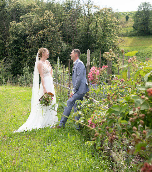 Moderne und romantische Hochzeitsfotografie im Schwarzwald, Baden-Württemberg: Natürliche Brautpaar-Shootings, Traumhochzeiten, Vintage- und Outdoorweddings – standesamtlich, kirchlich oder frei