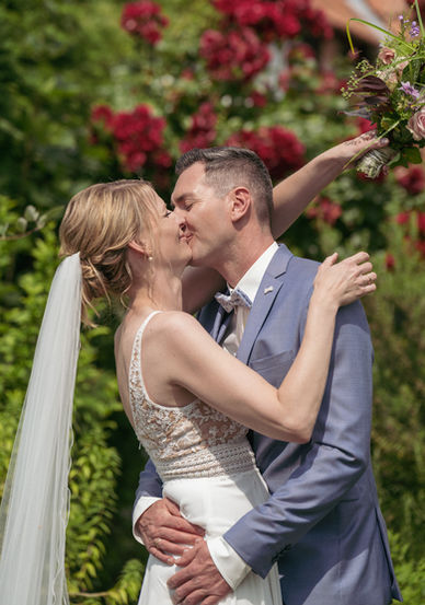 Moderne und romantische Hochzeitsfotografie im Schwarzwald, Baden-Württemberg: Natürliche Brautpaar-Shootings, Traumhochzeiten, Vintage- und Outdoorweddings – standesamtlich, kirchlich oder frei