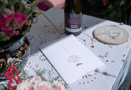 Moderne und romantische Hochzeitsfotografie im Schwarzwald, Baden-Württemberg: Natürliche Brautpaar-Shootings, Traumhochzeiten, Vintage- und Outdoorweddings – standesamtlich, kirchlich oder frei