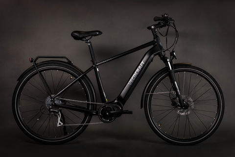 Hochwertiges Produkt in moderner Präsentation mit klarer Form und Materialdetails