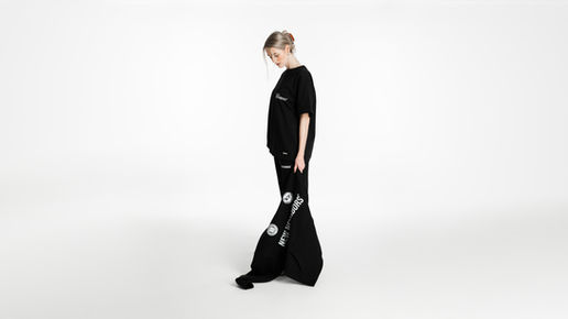 Lebendige Aktionsaufnahme mit Fokus auf Handlung, Energie und Atmosphäre