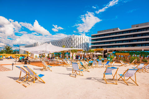 Objekt-Fotografie mit Fokus auf Materialität, Form und architektonische Details