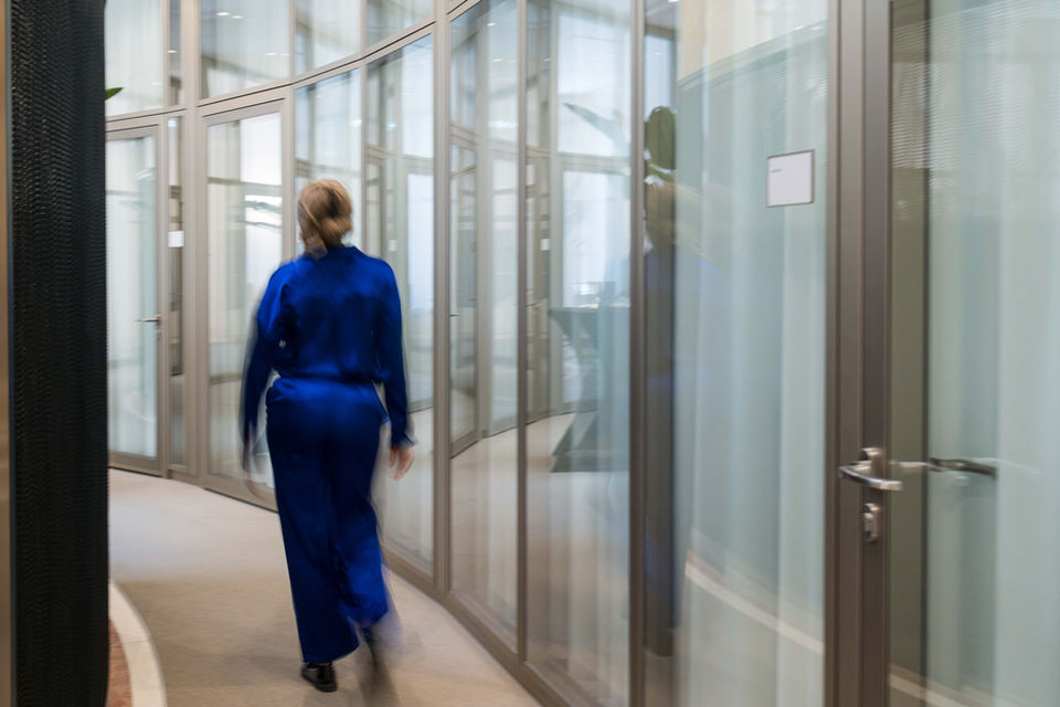 Objekt-Fotografie mit Fokus auf Materialität, Form und architektonische Details