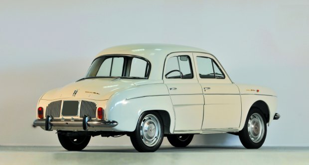 The Alfa Romeo Dauphine and R4 L: the transalpine French cars!