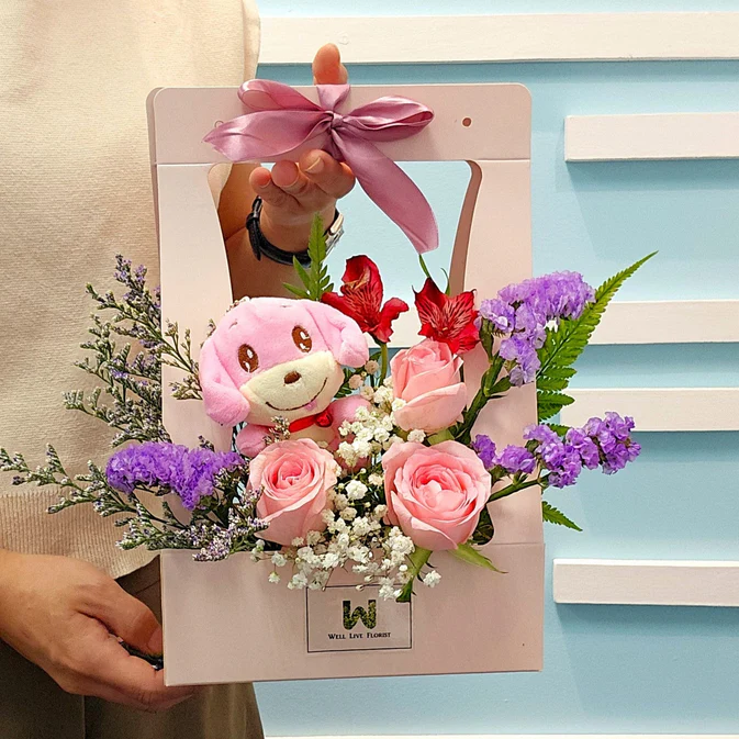 How to Choose the Right Flower Box for Your Loved Ones