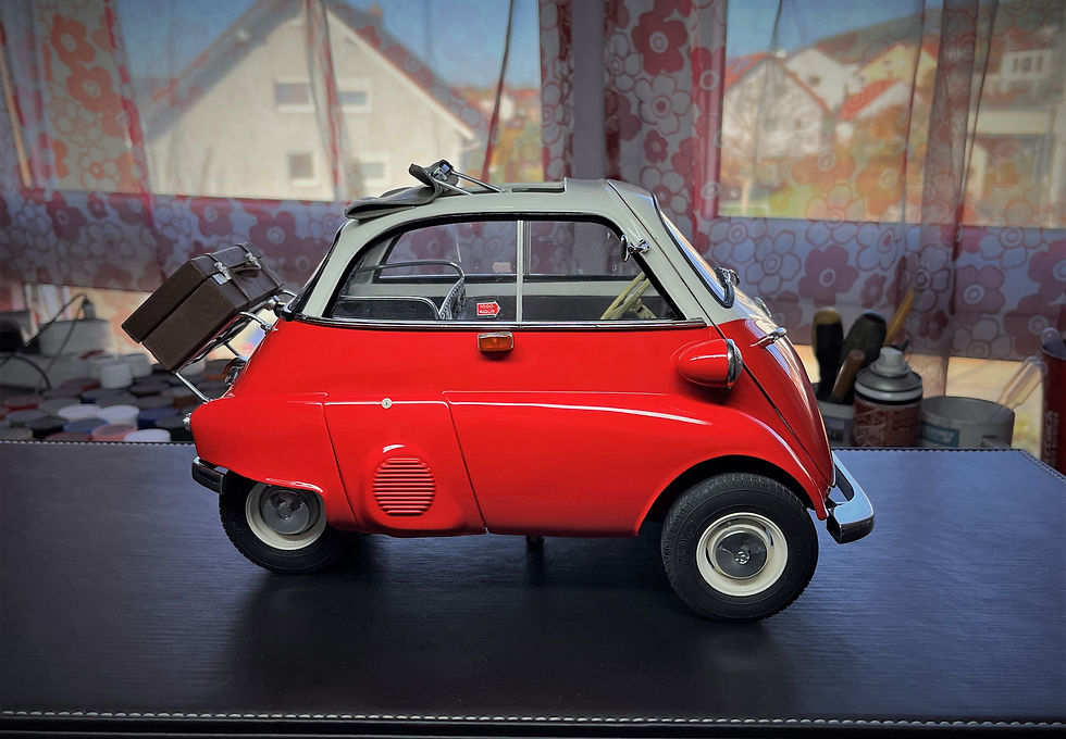 BMW Isetta 250 Motocoupe´ scale 1:8 Finemodelcars