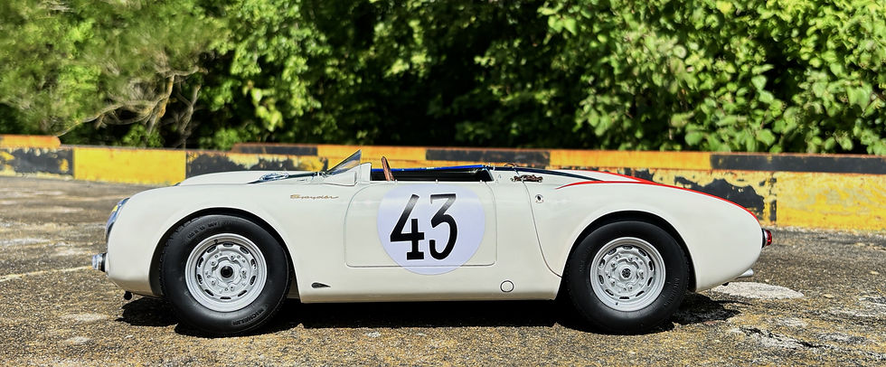 Porsche 550 Spyder 1953 scale 1:8 Finemodelcars