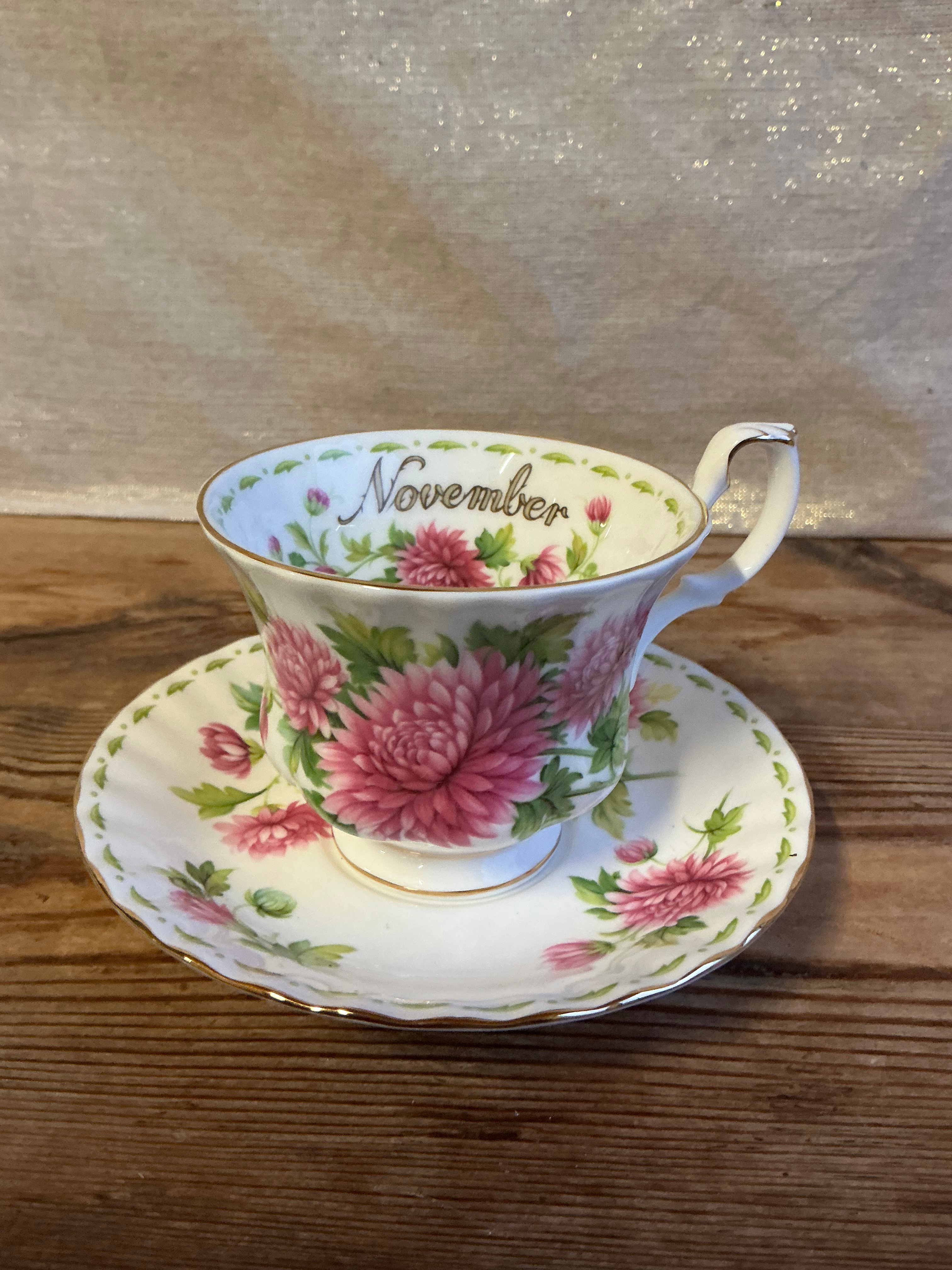 Tasse Royal Albert November 