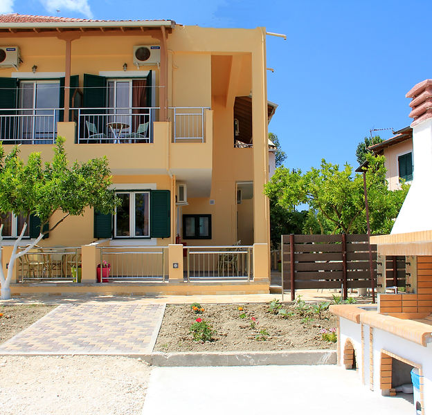 digital nomads coliving and coworking in vassiliki greece