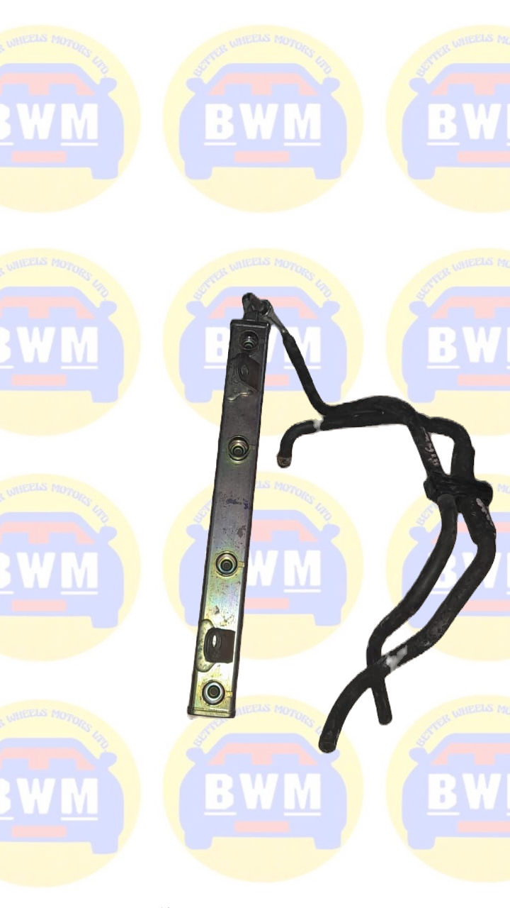 NISSAN LAFESTA MR20 - INJECTOR RAIL