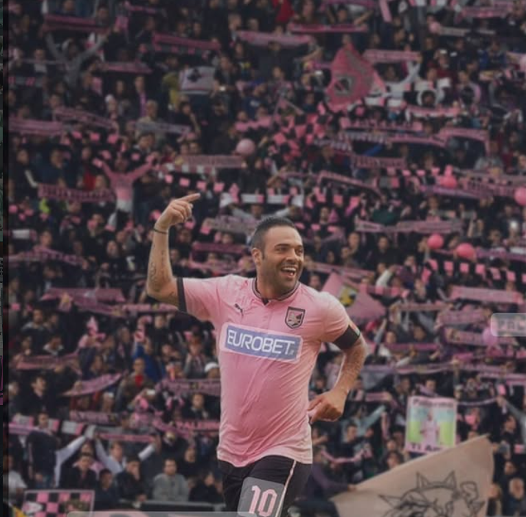 Il Romario del Salento e la sua gente: la notte magica di Fabrizio Miccoli nel cuore di Palermo