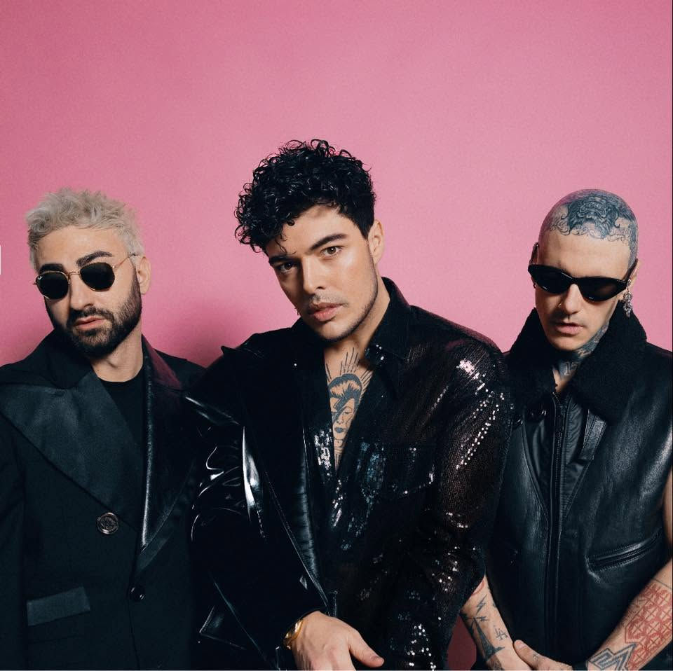 The Kolors in concerto GRATUITO a Brolo (Lungomare) il 22 agosto 2026. Ingresso libero e costo zero! Scopri la scaletta completa delle canzoni, gli orari della serata, la mappa dei parcheggi vicini al mare, come arrivare dalla A20 e dalla SS113, la viabilità di Brolo e tutte le informazioni utili costantemente aggiornate sulla guida logistica firmata da TV Nazionale.