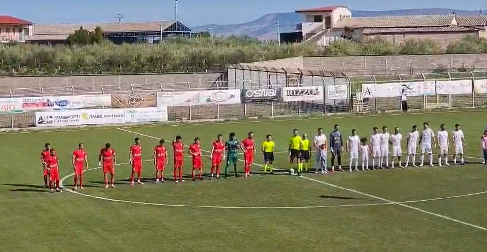 Nebros in vetta dopo il 3-1 a Scordia. Messina vince 1-0 a Gioiosa, Mazzarrone sale a 7: risultati e classifica della 3ª giornata di Eccellenza Girone B.
Nebros in vetta al Girone B. Tre gol a Scordia, Messina vince soffrendo a Gioiosa e il Mazzarrone non molla: risultati e nuova classifica.