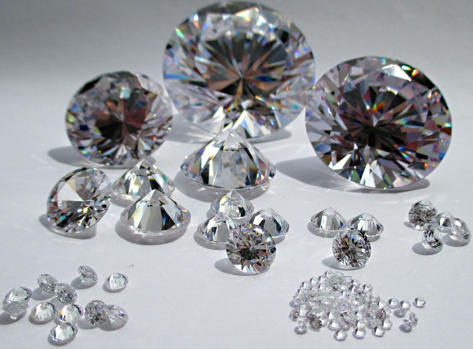 1 Stk. AAAAA (5A) Lupenreiner Zirkonia Brillanten 20 mm