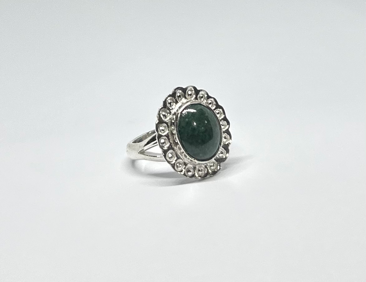 Anillo plato de jade 