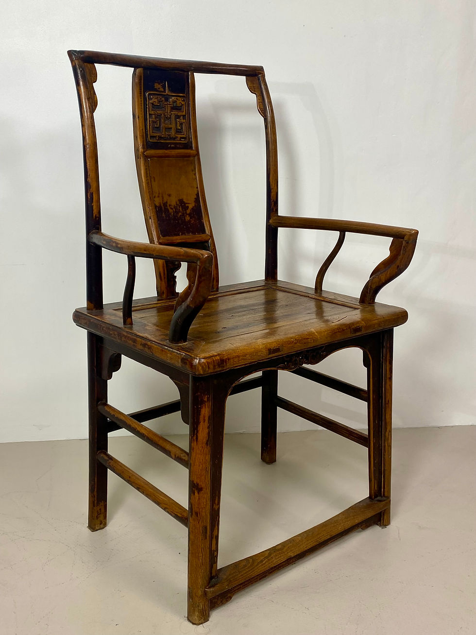 Miniature : Chaises modèle Bonnet de Lettré en orme design chinois 1900