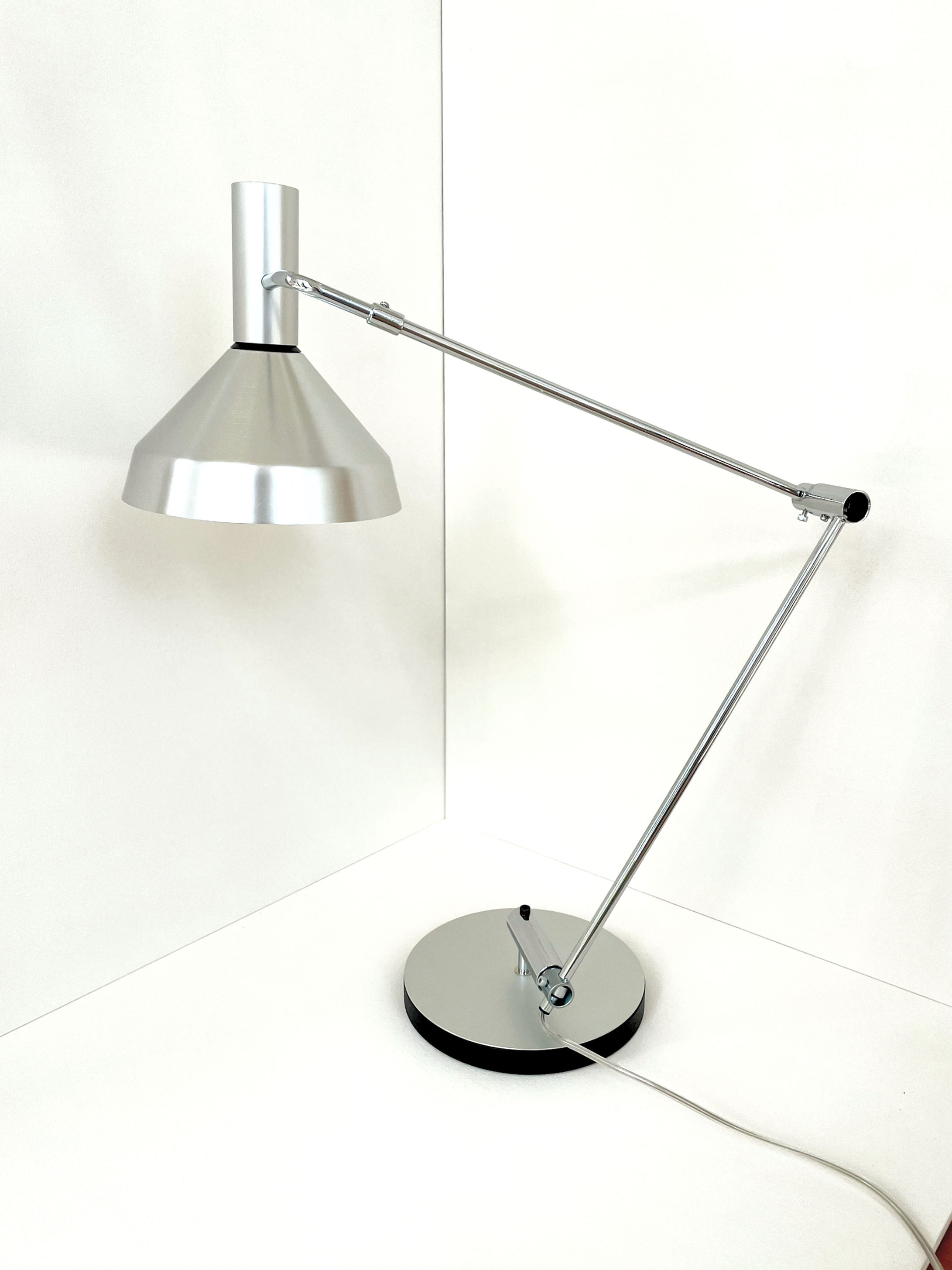 Type 60 S Tischleuchte, alu eloxiert