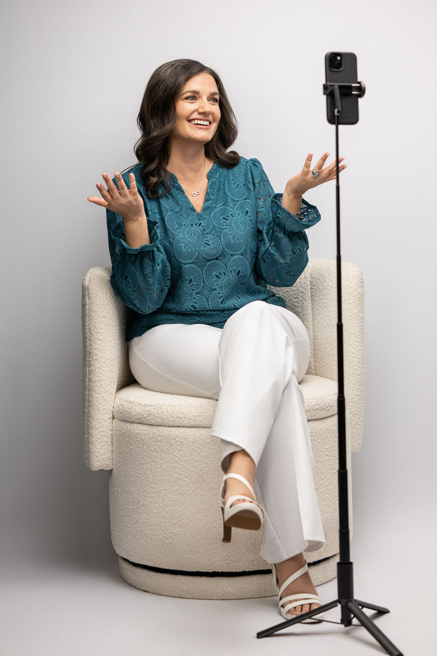 Brittney Elliott of Infinity Financial Coaching creating video content during a personal branding session