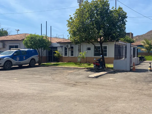 Mais informações: Adolescente está internada em estado grave após ser estuprada e receber 21 facadas em Barreiras