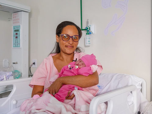 Emanuelly é o primeiro bebê a nascer no Centro de Parto Normal Vilma Ramos Guerra, em LEM