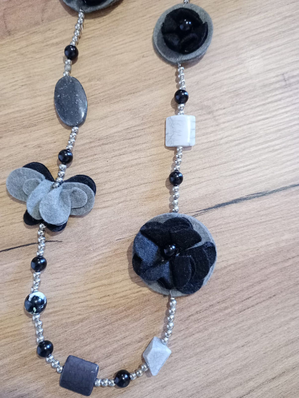 Miniatura: Collana in feltro