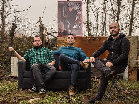 L'album d'esordio self-titled fuori ora