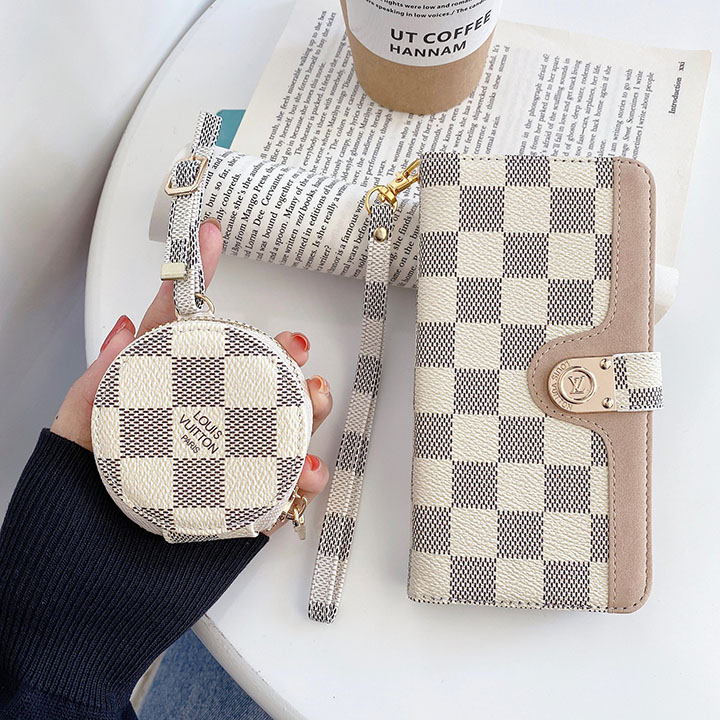 LV iPhone13ケース 手帳型
