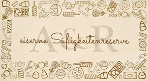 Eiserne Süßigkeitenreserve mit Initialen