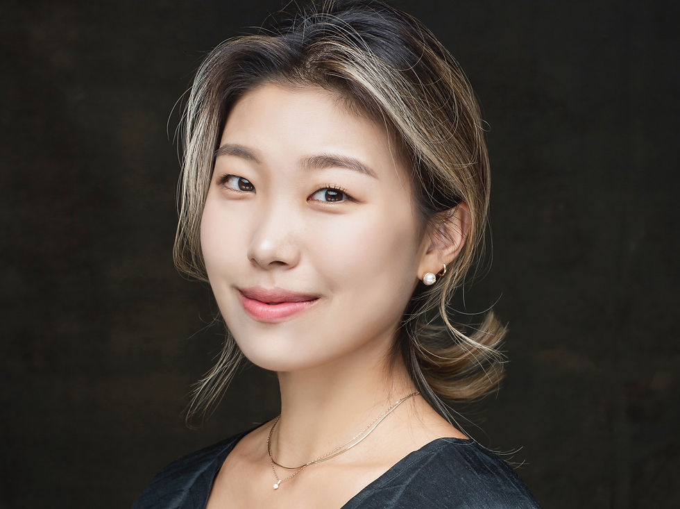 Shinyoung Lee, 27 (South Korea)