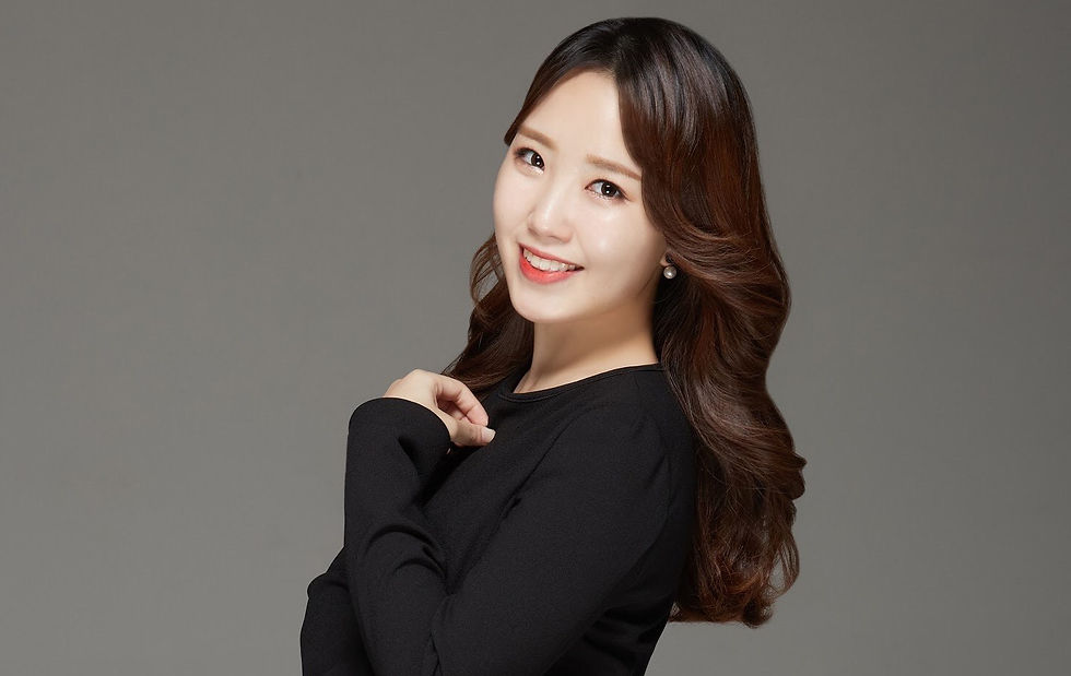 Jinjoo Baek, 27 (South Korea)