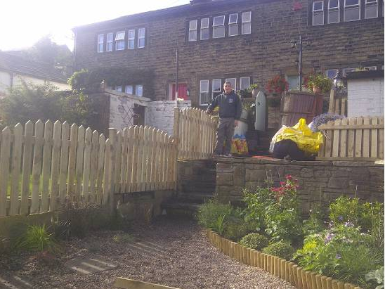 Pointed Arch Single Pailing