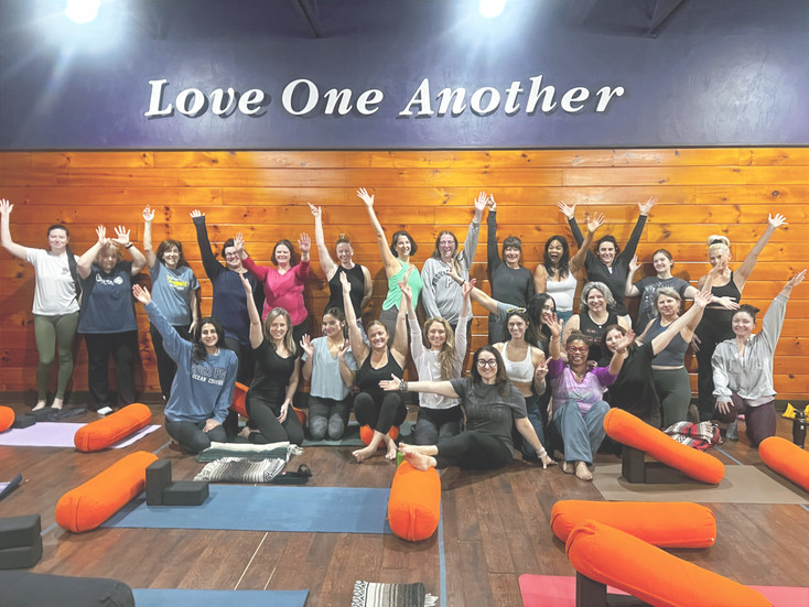 Large yoga class at Raffa Yoga in Buddha Studio